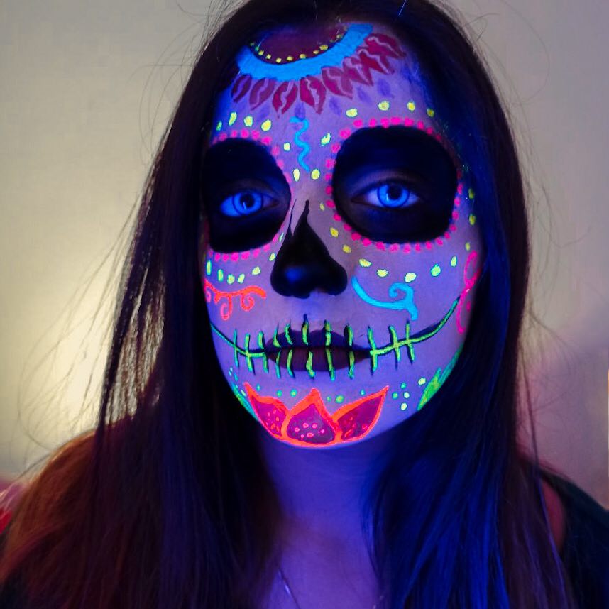 glow in the dark skull makeup