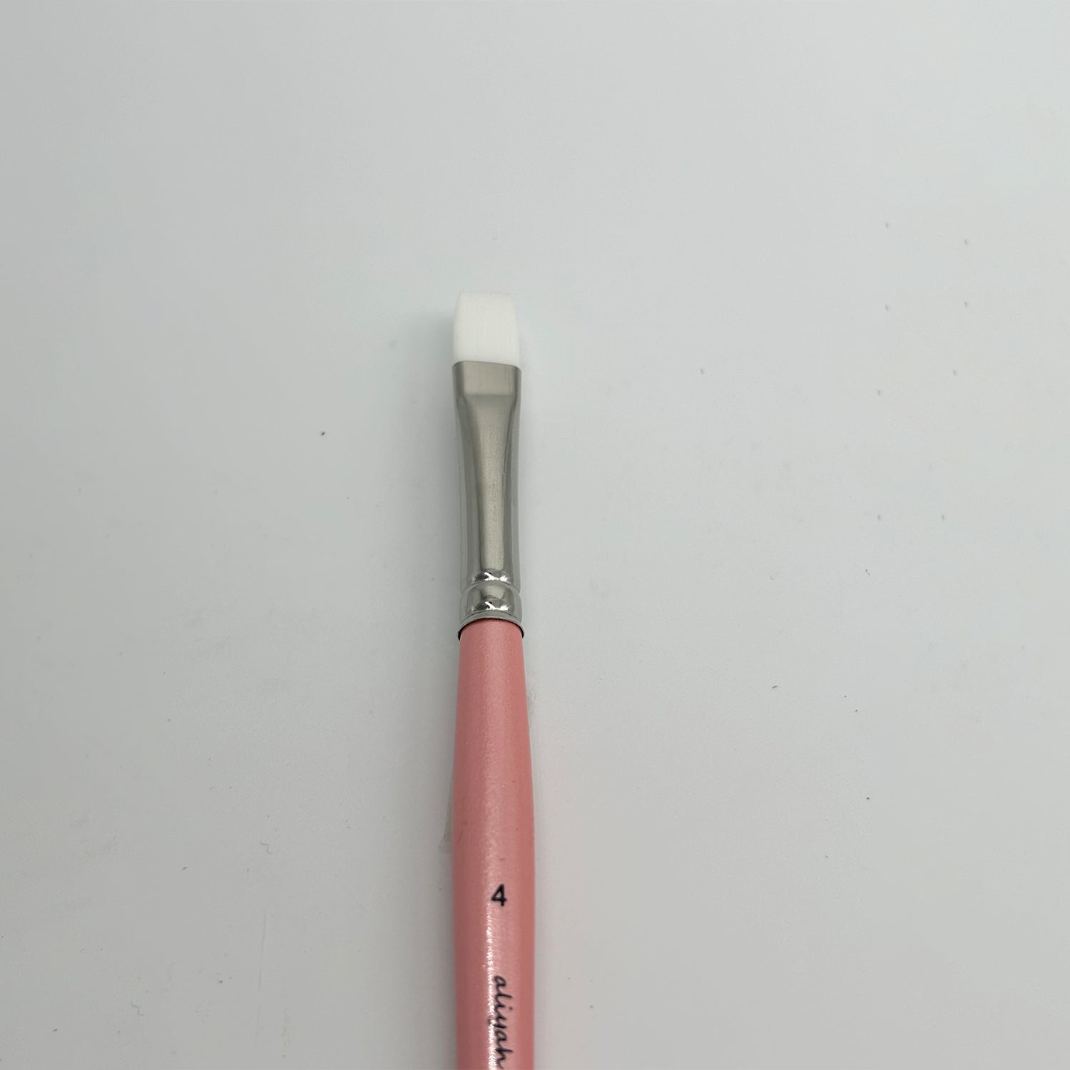 Aliyah Brush - White Taklon Ultra Flat 4